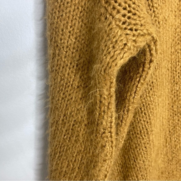 BP. Size Small Fuzzy Mockneck Oversized Mustard Gold Sweater - Picture 5 of 7